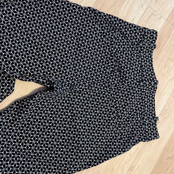 Size 4 h&m patterned work pants - Picture 2 of 3